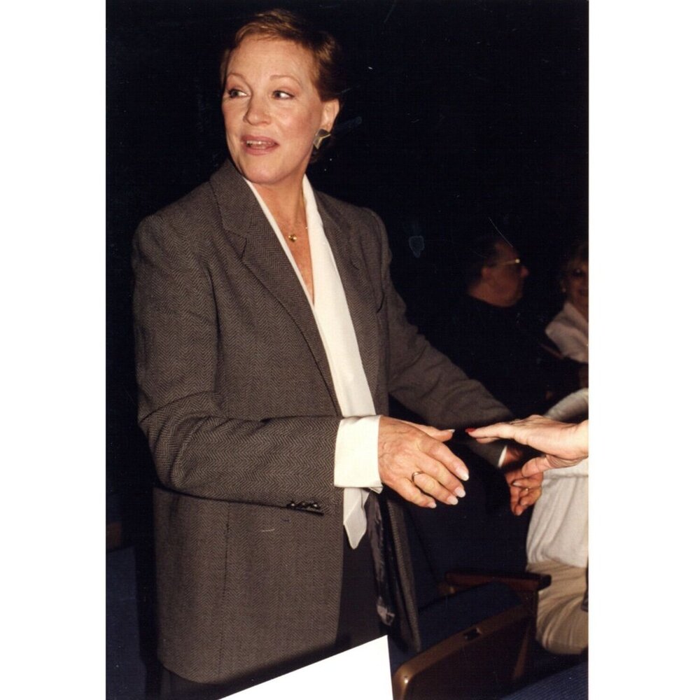 Julie Andrews Smiling Candid Photograph 5 inch Theater Circa 1990 Photo